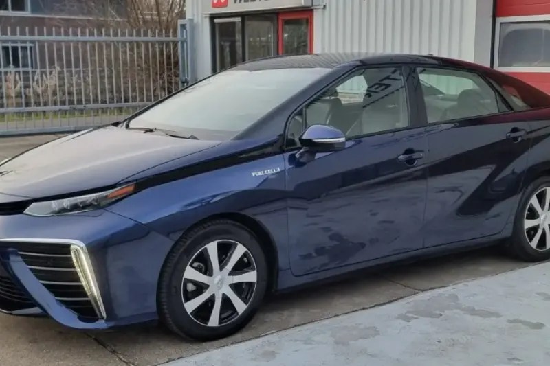 Toyota Mirai (2016)