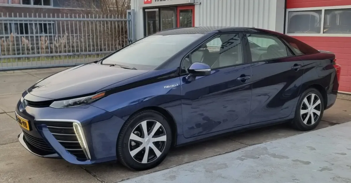 Toyota Mirai (2016) — foto 1