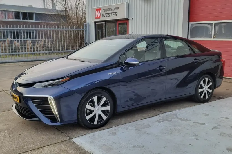 Toyota Mirai (2016)