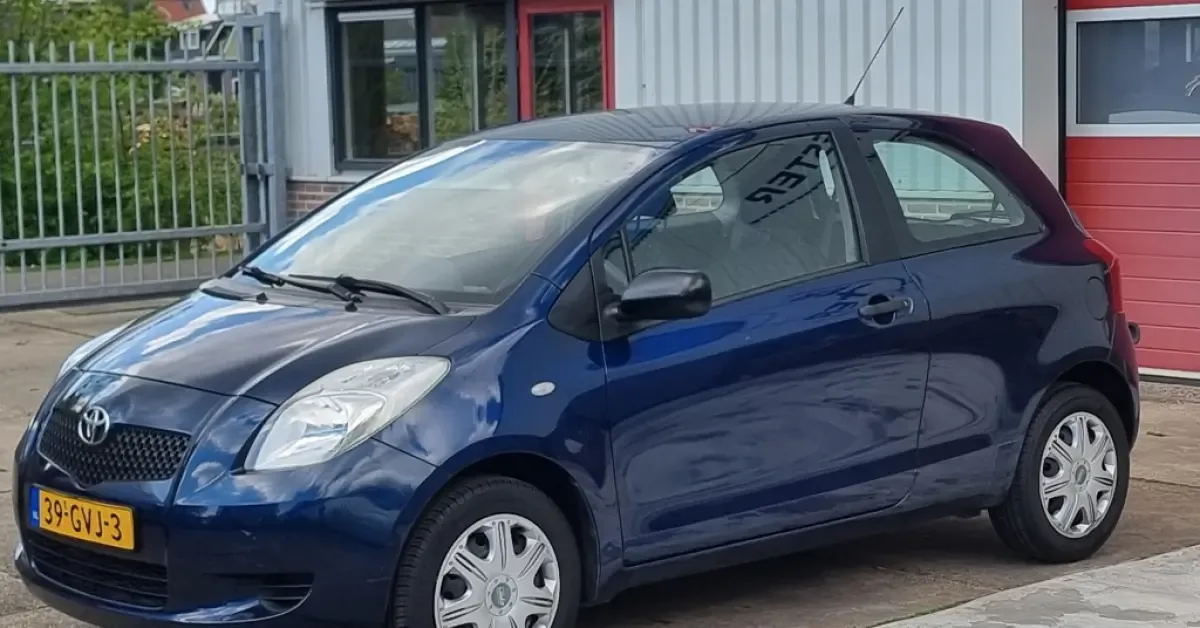 Toyota Yaris (2008) — foto 1