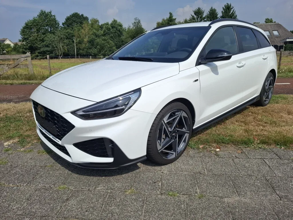 Hyundai i30 (2024) — foto 1