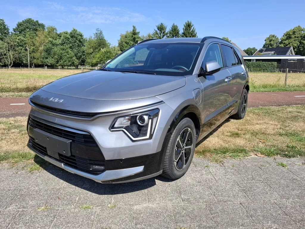 Kia Niro (1988) — foto 1