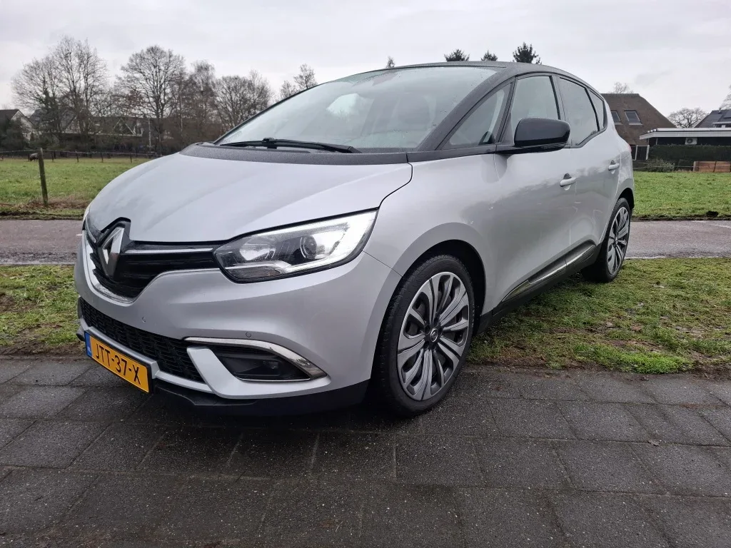 Renault Scénic (2022) — foto 1