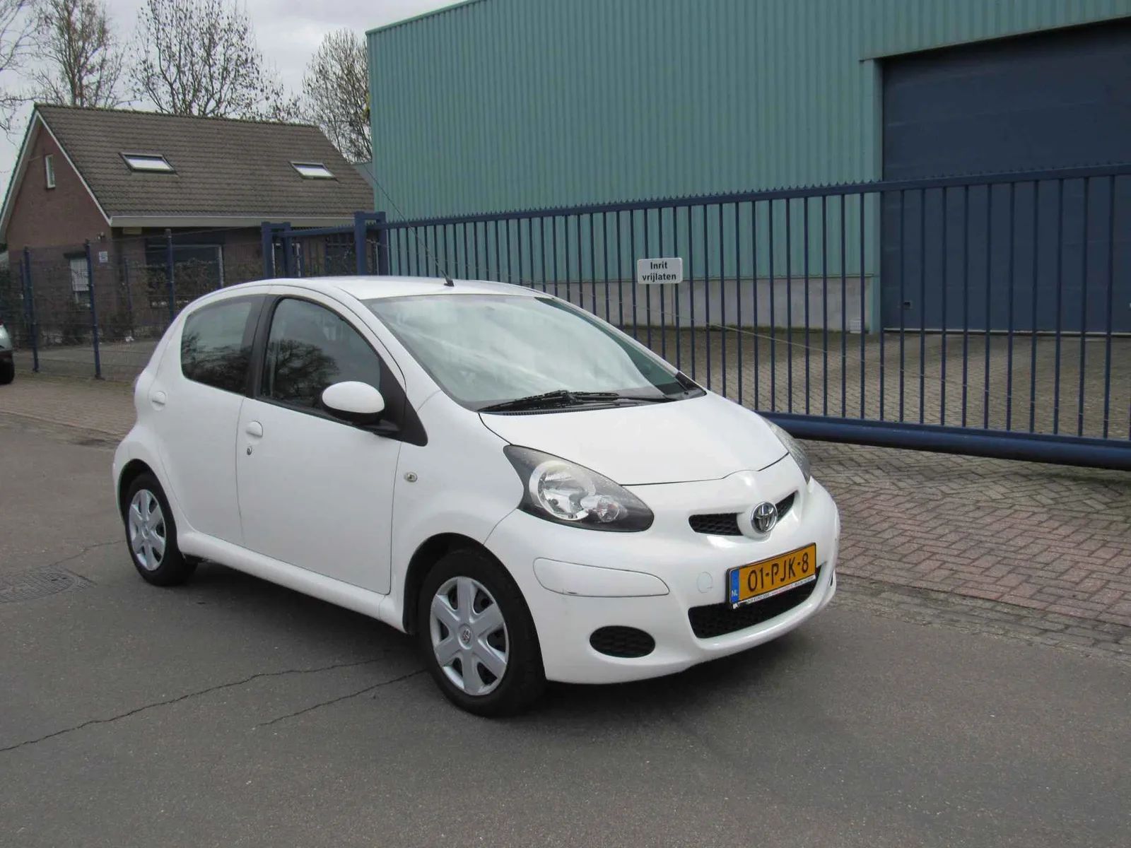 Toyota Aygo (2011) — foto 1