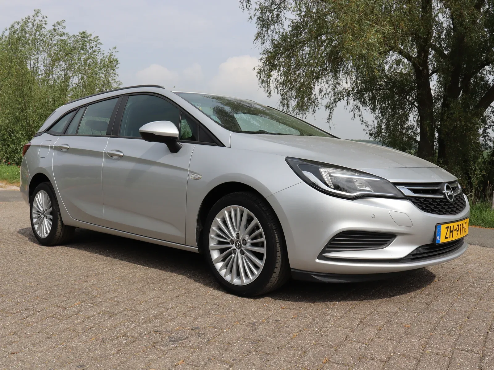 Opel Astra (2018) — foto 1