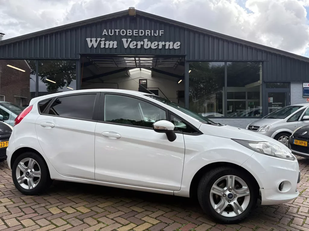 Ford Fiesta (2011) — foto 1