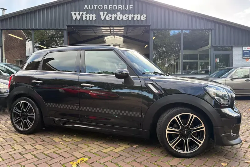 MINI Countryman (2015)