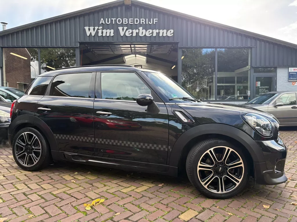 MINI Countryman (2015) — foto 1