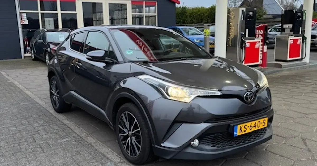 Toyota C-HR (2016) — foto 1