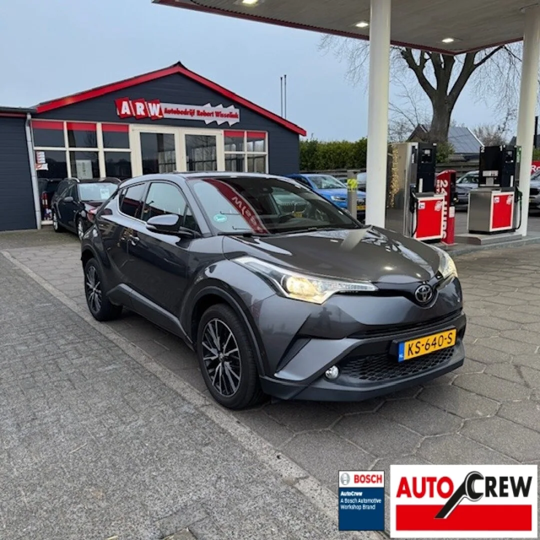 Toyota C-HR (2016) — foto 1