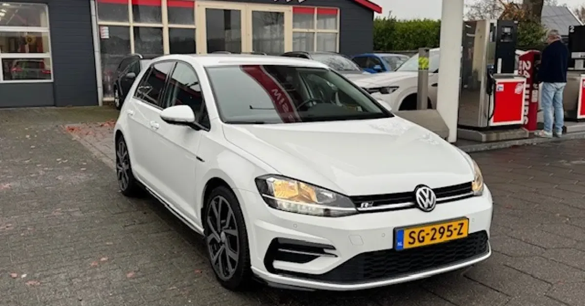 Volkswagen Golf (2018) — foto 1