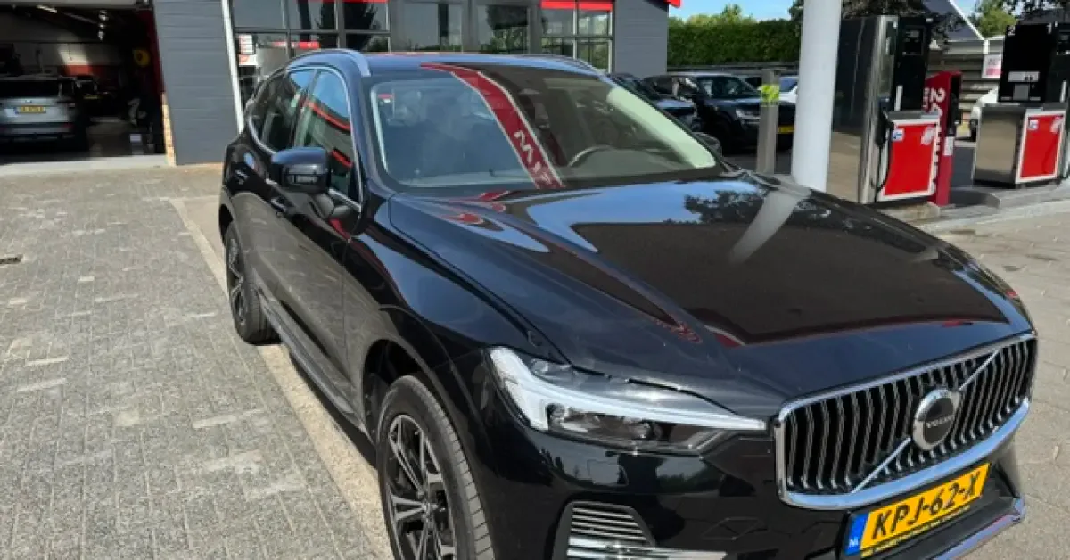 Volvo XC60 (2022) — foto 1