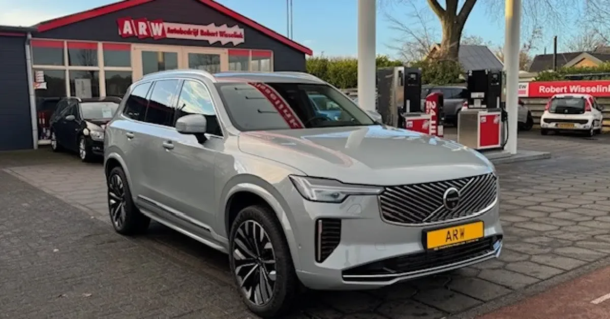 Volvo XC90 (2025) — foto 1