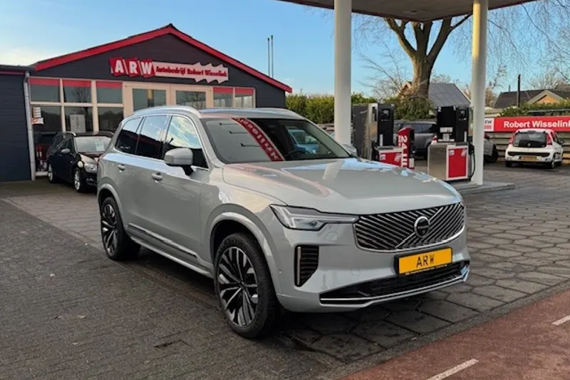 Volvo XC90 (2025)
