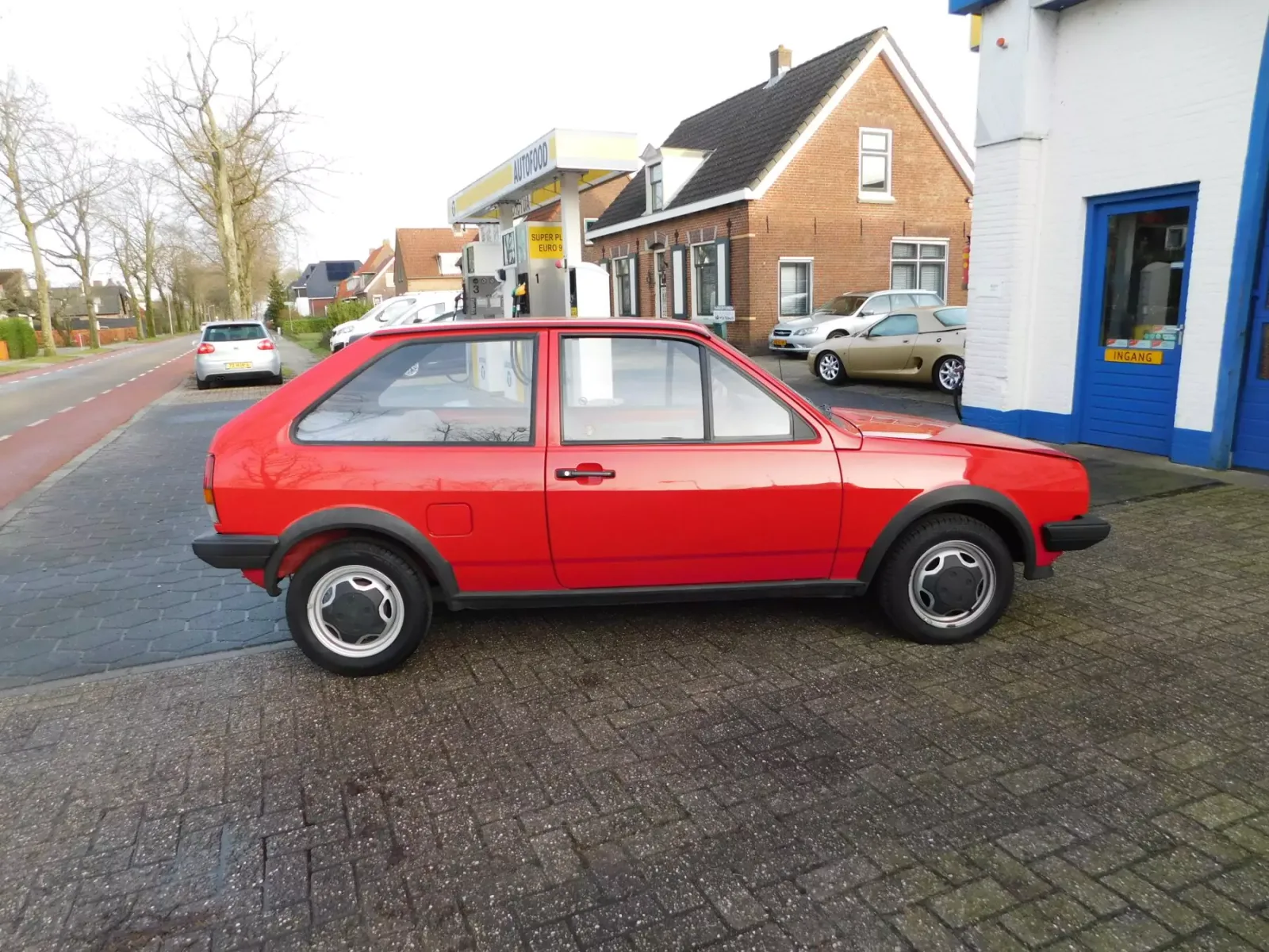 Volkswagen Polo (1988) — foto 1