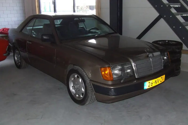 Mercedes-Benz 300 (1987)