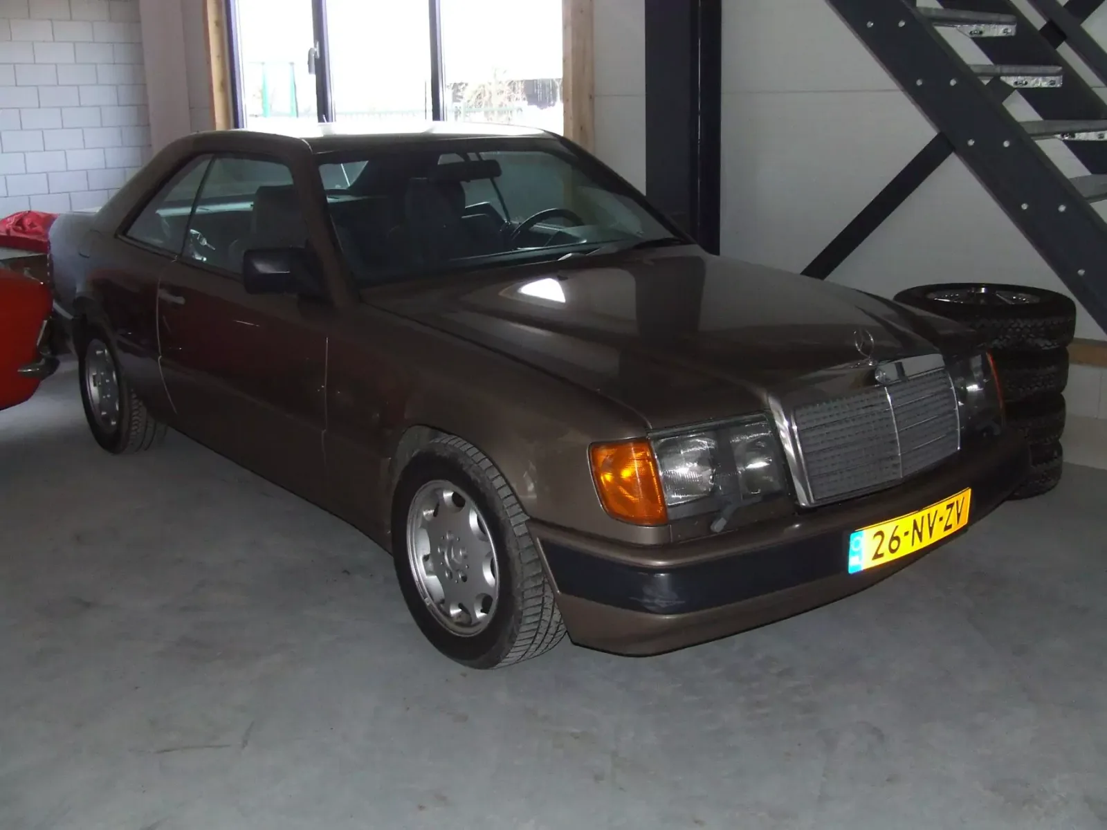 Mercedes-Benz 300-Serie (1987) — foto 1