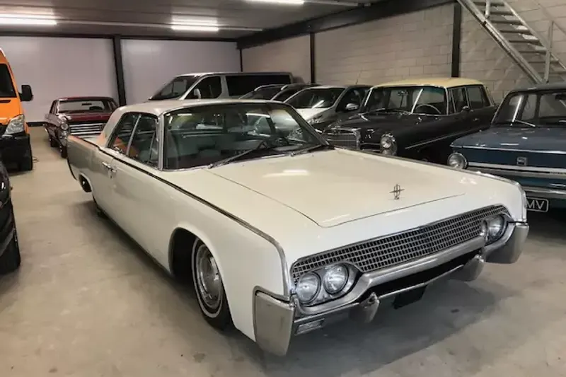 Lincoln Continental (1961)