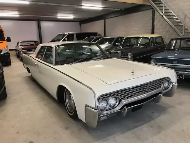 Lincoln Continental (1961) — foto 1