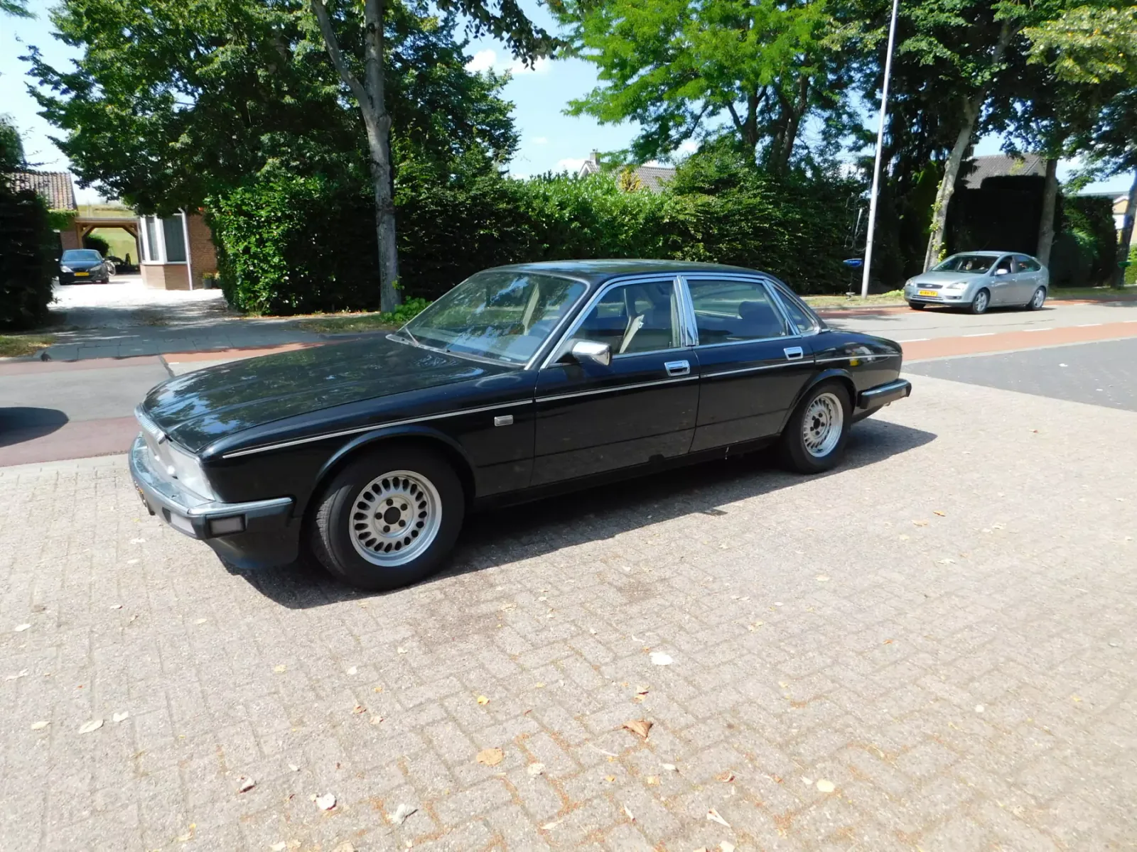Daimler 6 (1989) — foto 1