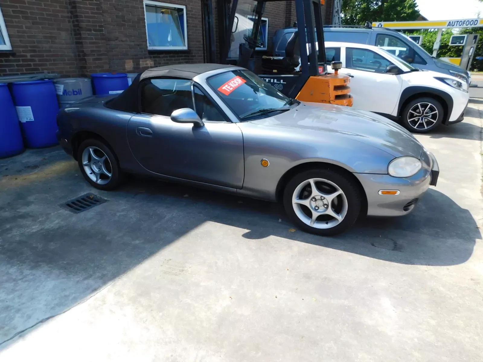 Mazda MX-5 (2004) — foto 1
