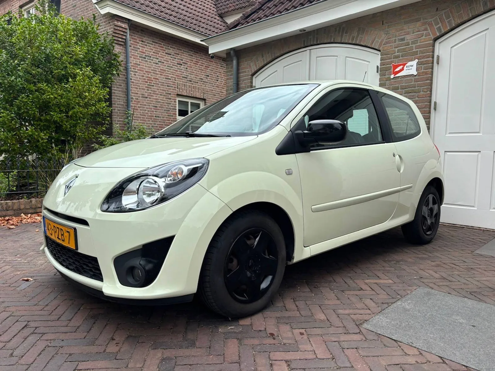 Renault Twingo (2011) — foto 1