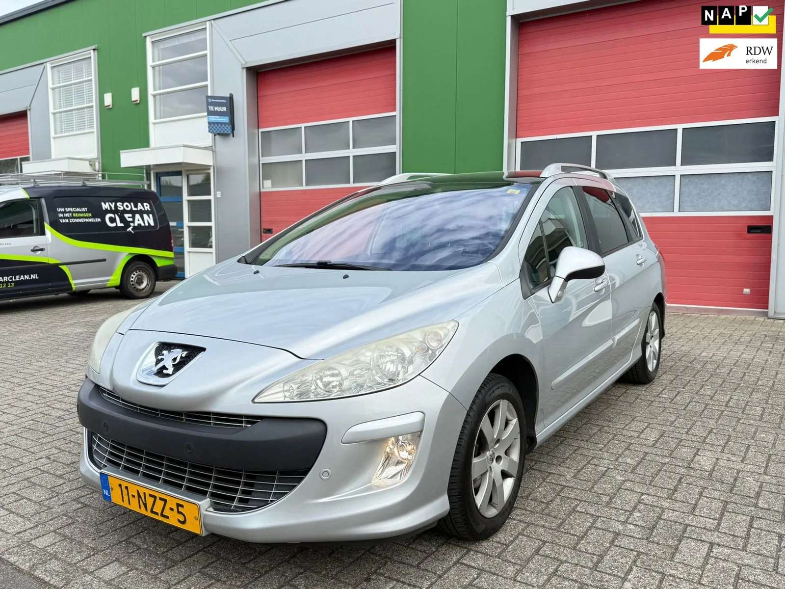 Peugeot 308 (2011) — foto 1