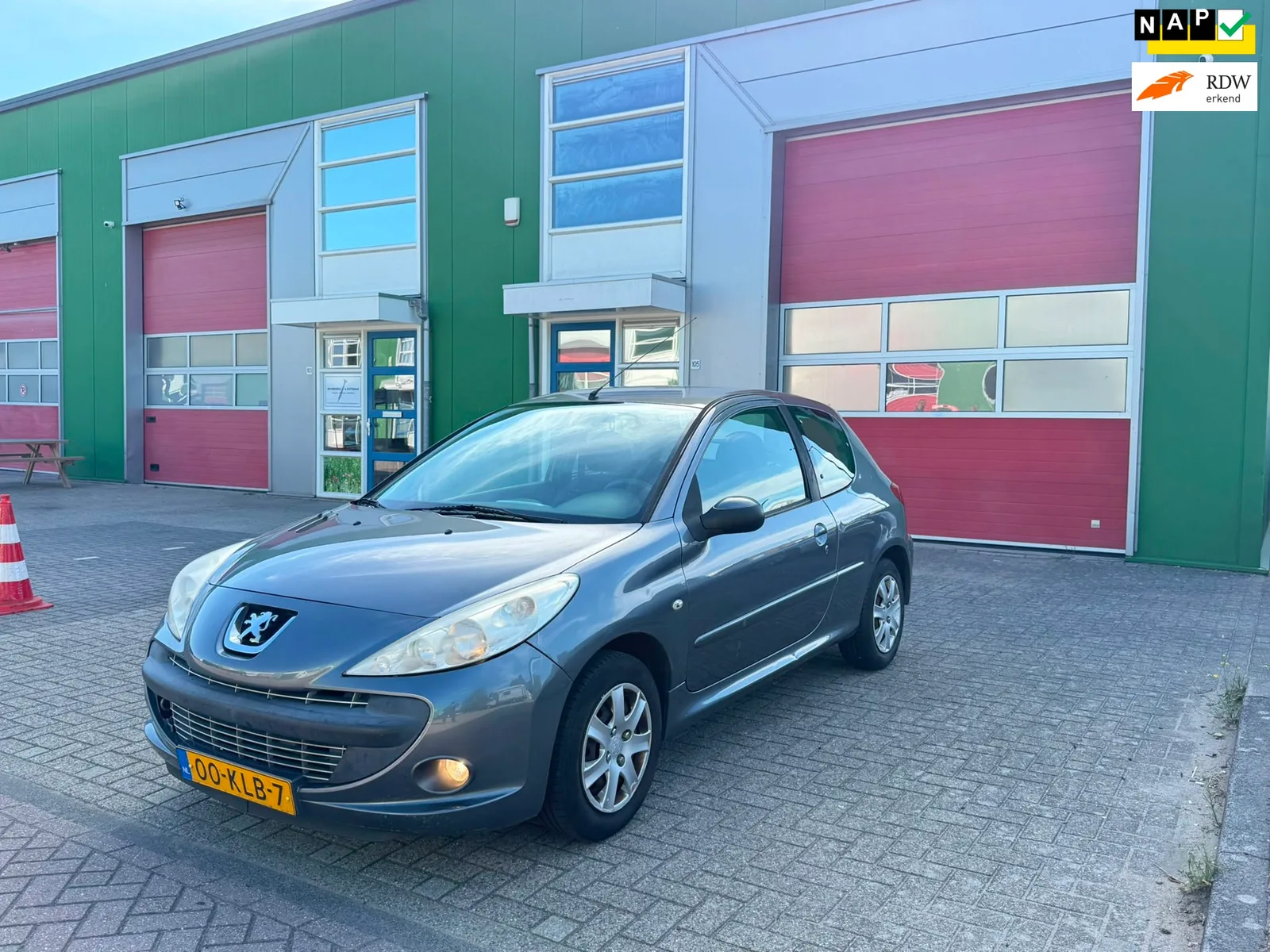 Peugeot 206 (2010) — foto 1
