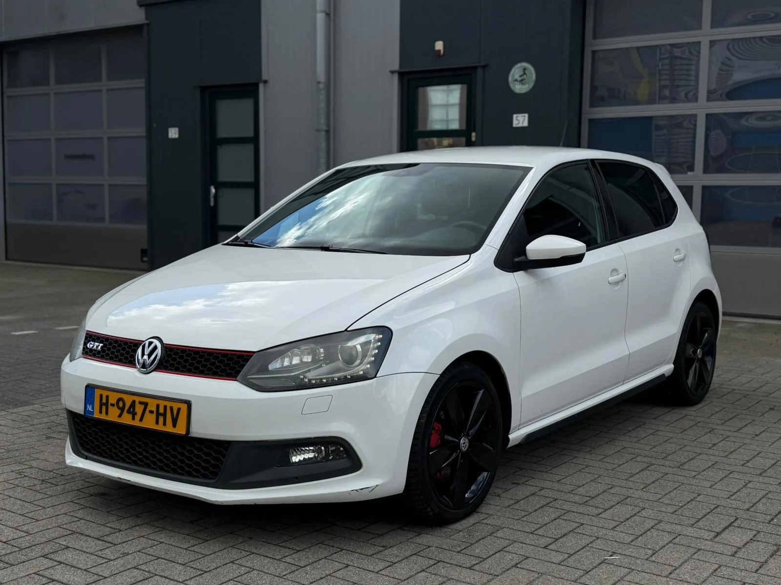 Volkswagen Polo (2011) — foto 1