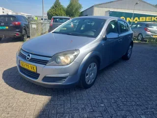 Opel Astra (2004) — foto 1