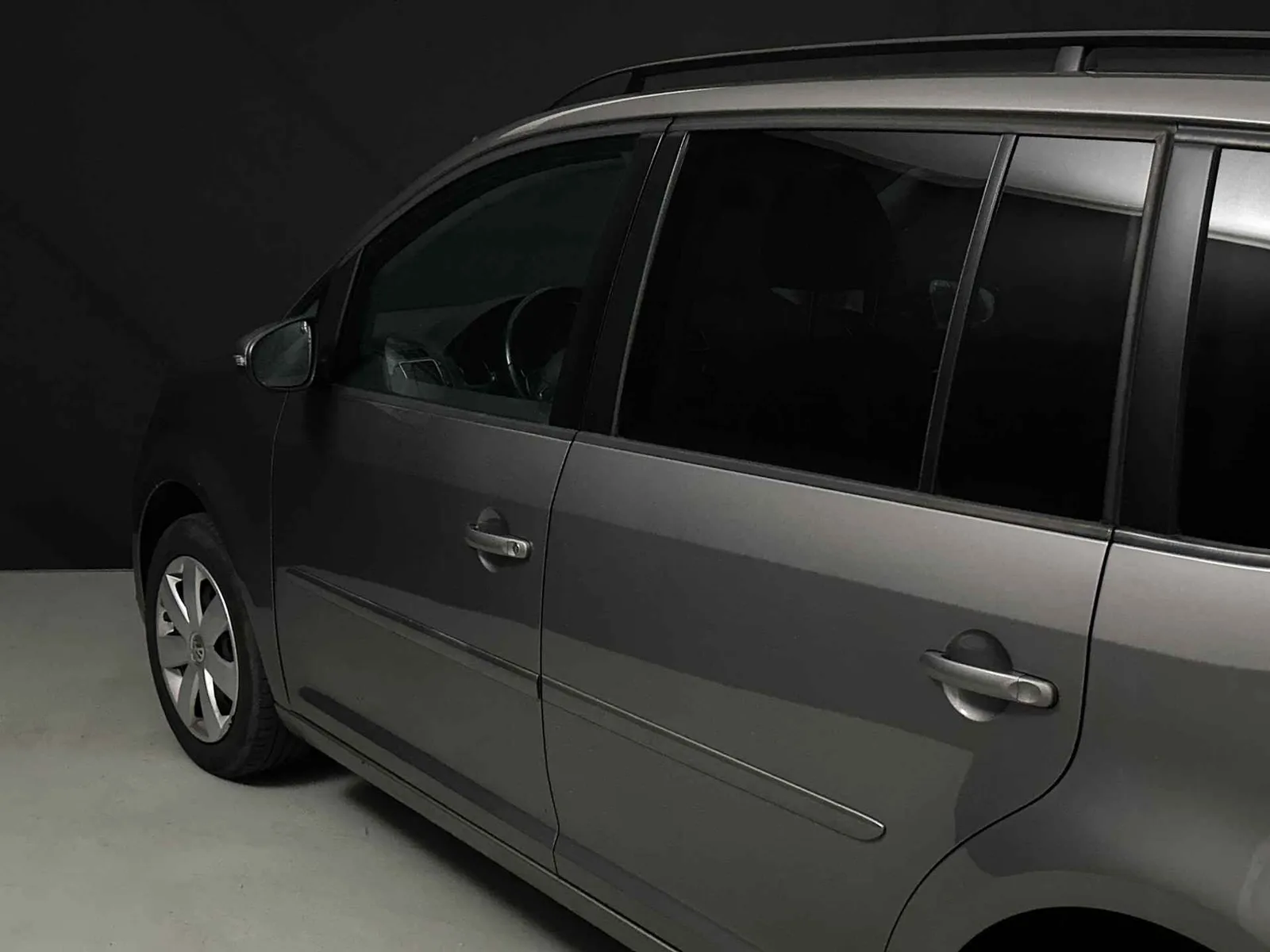 Volkswagen Touran (2011) — foto 1