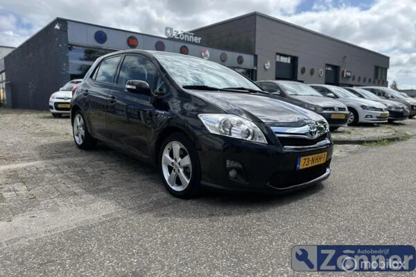 Toyota Auris (2010) — foto 1