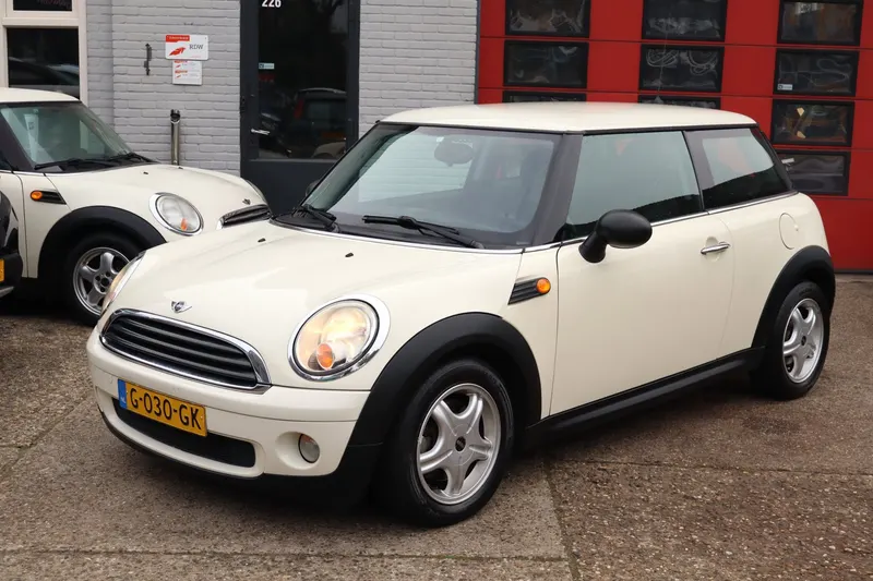 MINI One (2009)