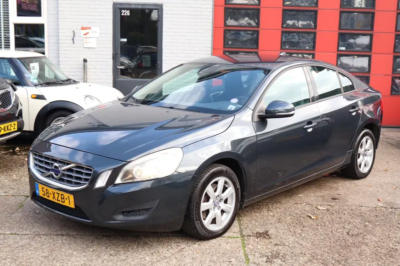 Volvo S60 (2012)