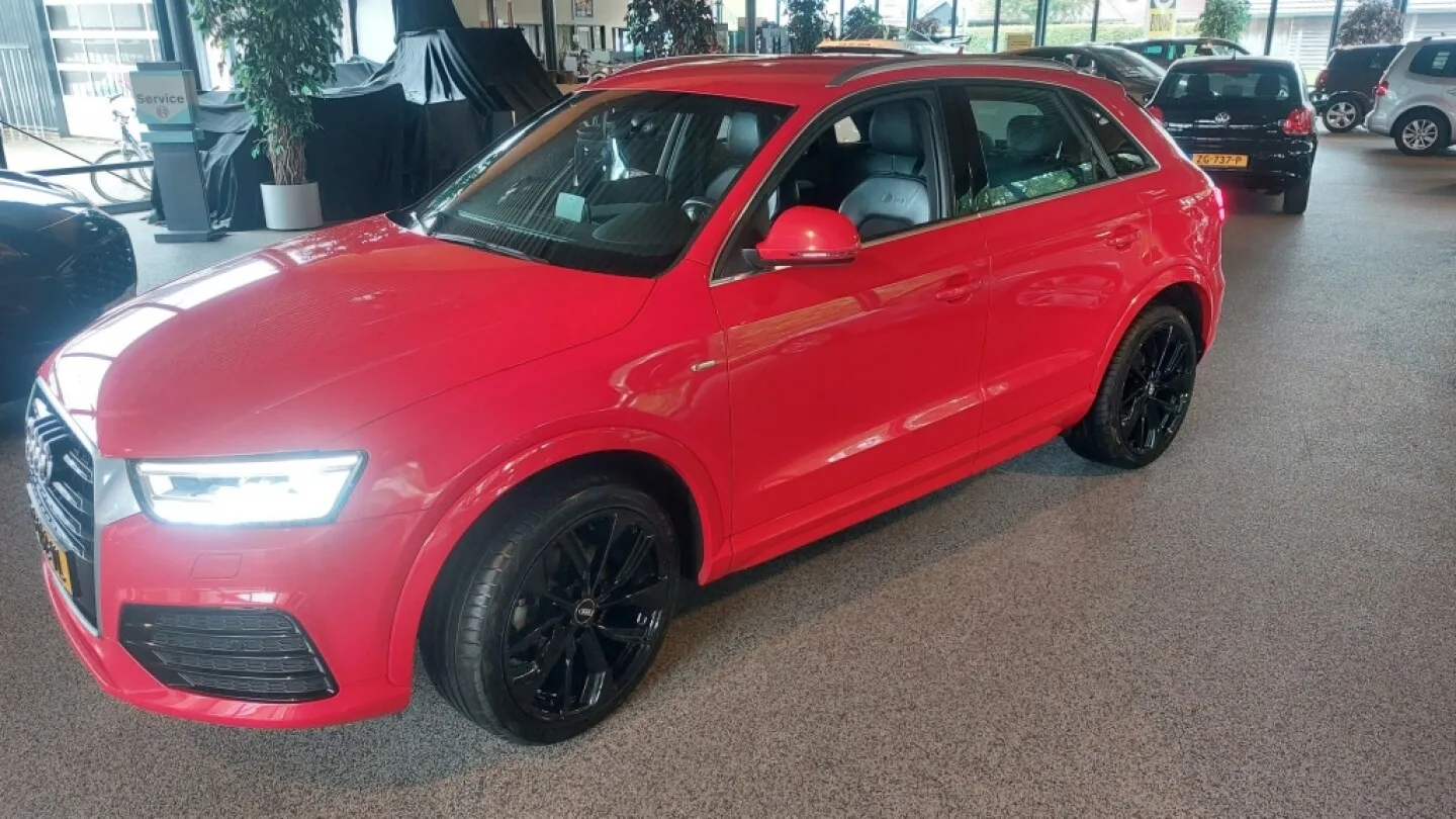 Audi Q3 (2015) — foto 1