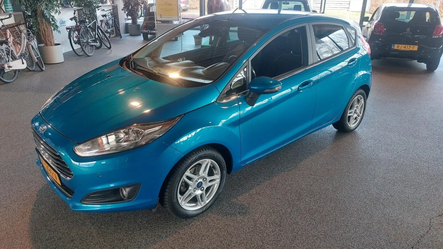 Ford Fiesta (2013) — foto 1
