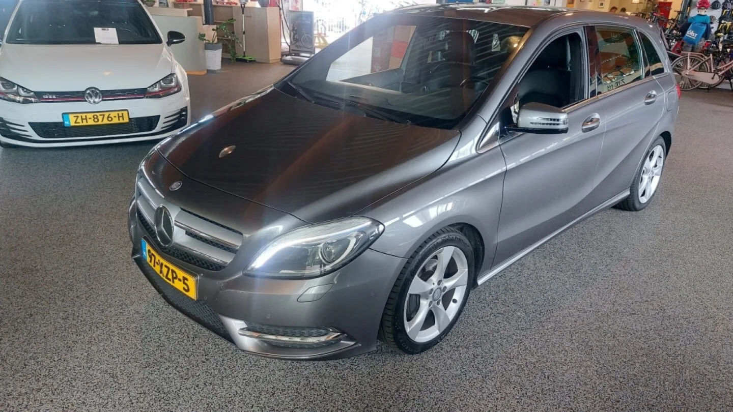 Mercedes-Benz B-Klasse (2012) — foto 1