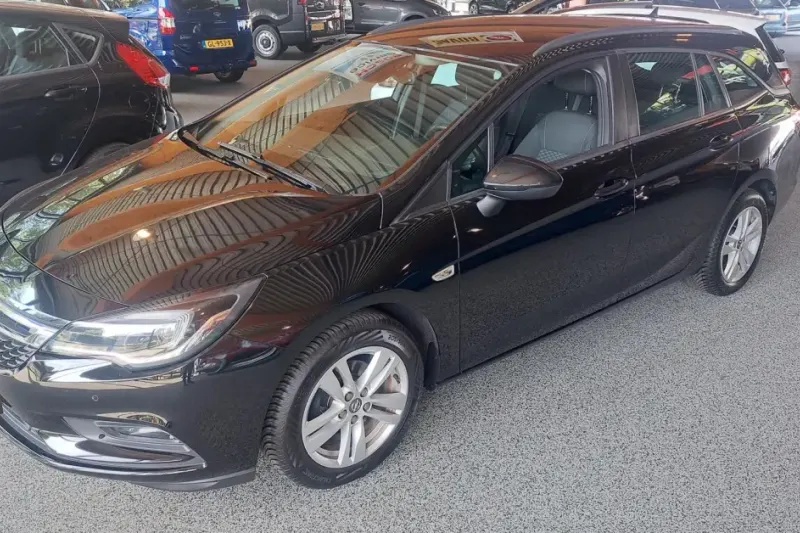 Opel Astra (2017)