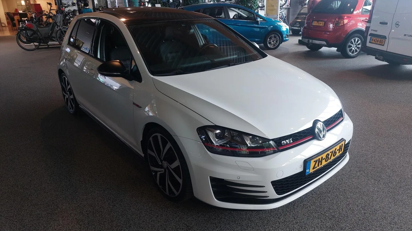 Volkswagen Golf (2016) — foto 1