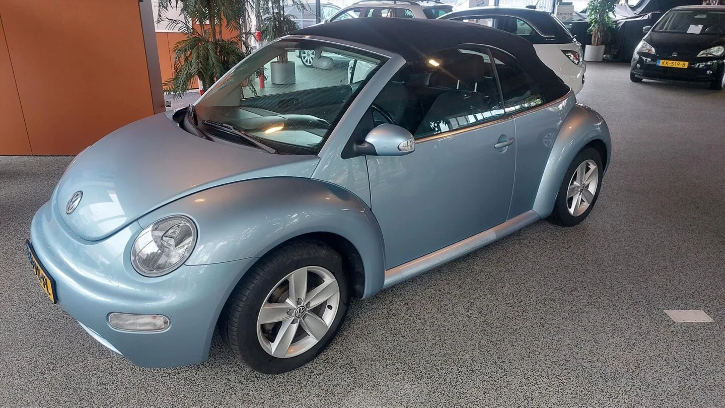 Volkswagen New Beetle (2004) — foto 1