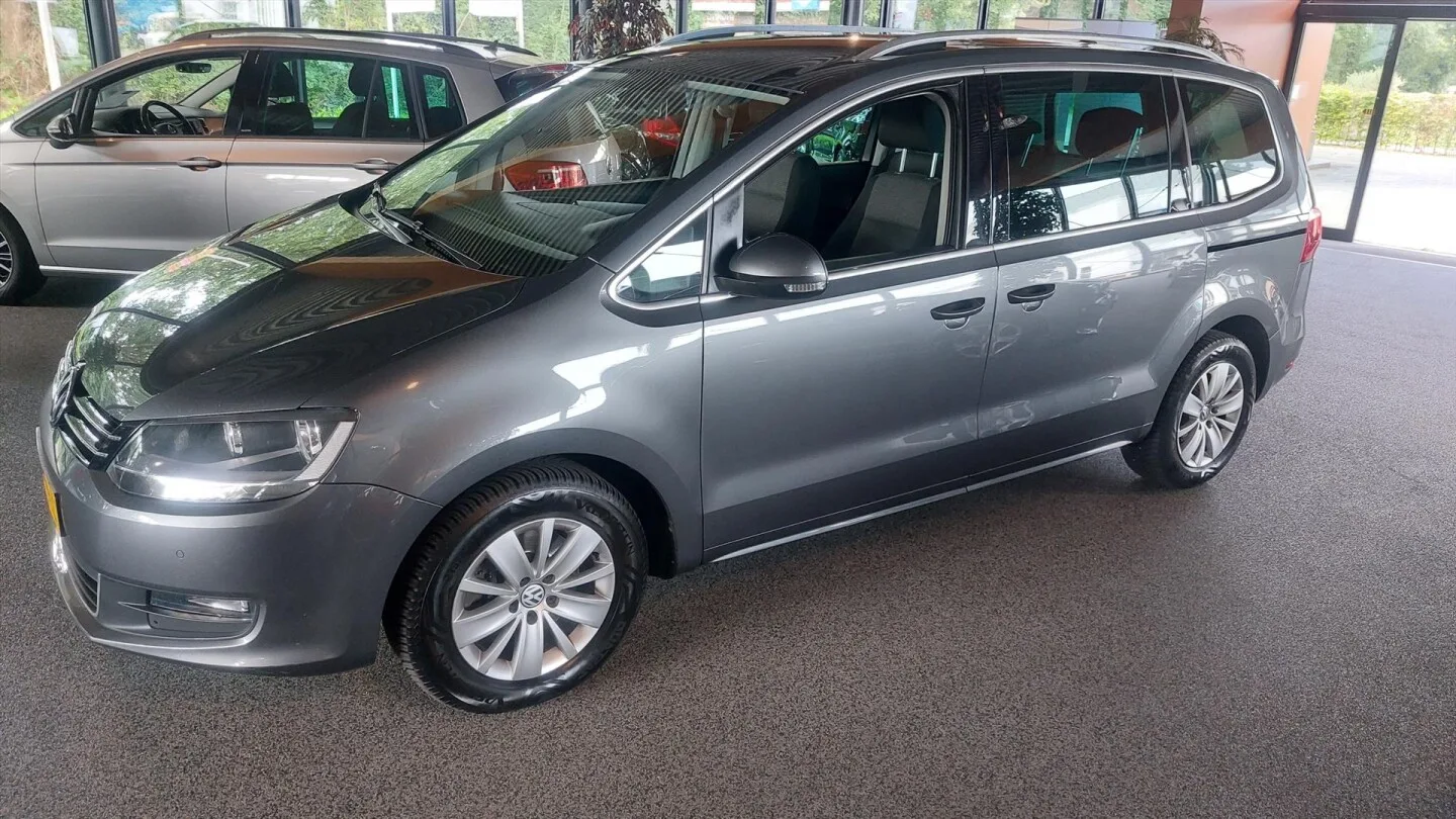 Volkswagen Sharan (2011) — foto 1