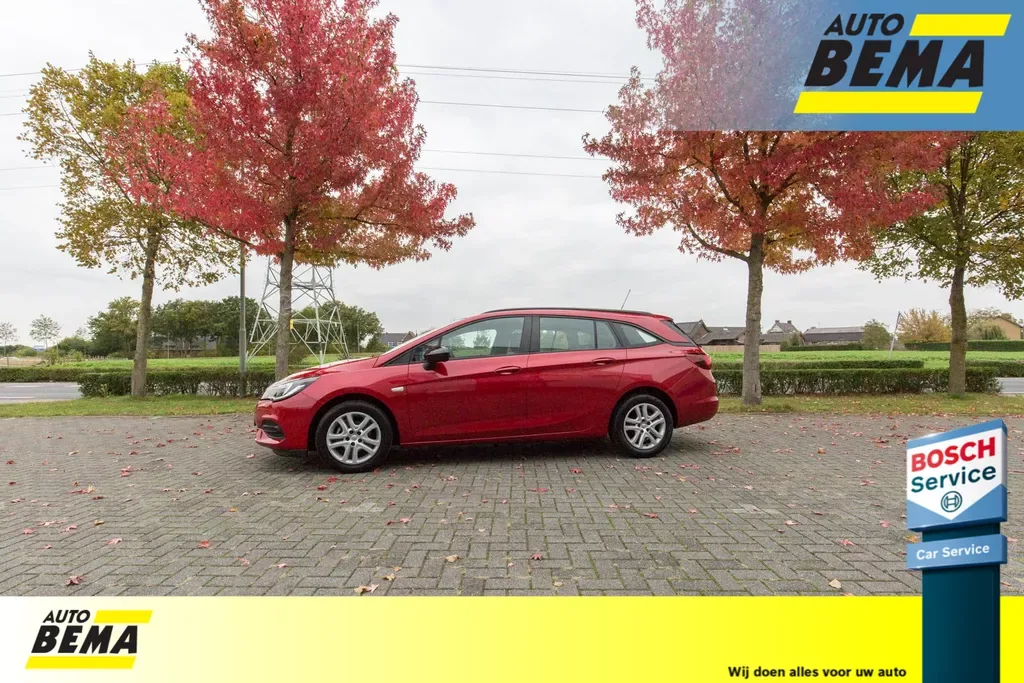 Opel Astra (2022) — foto 1