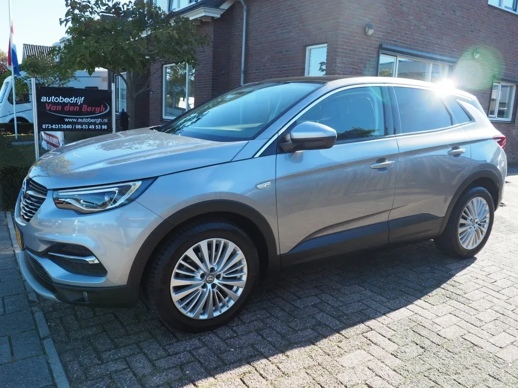 Opel Grandland (2018) — foto 1