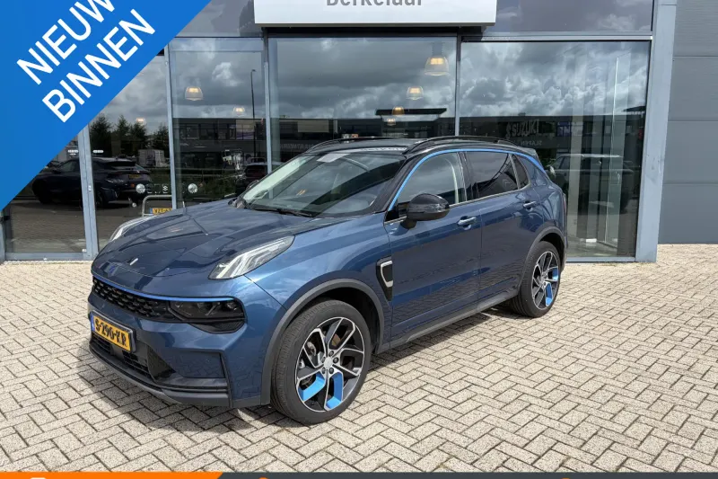 Lynk & Co 01 (2023)