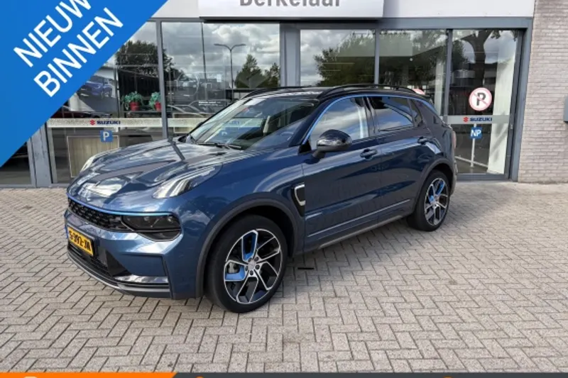 Lynk & Co 01 (2023)