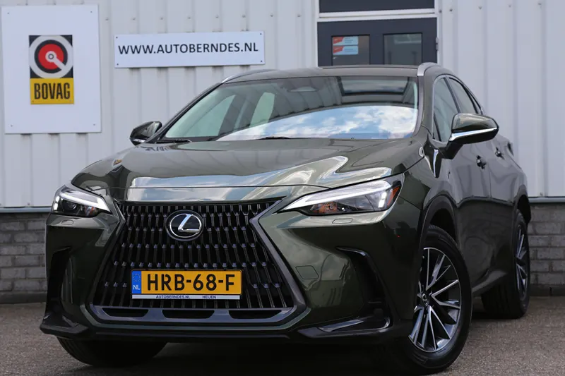 Lexus NX (2033)