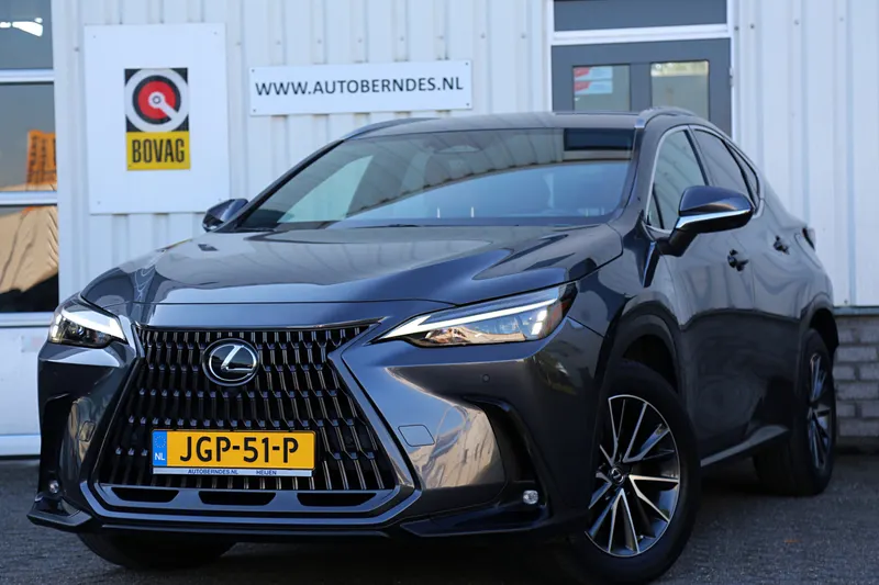 Lexus NX (2032)