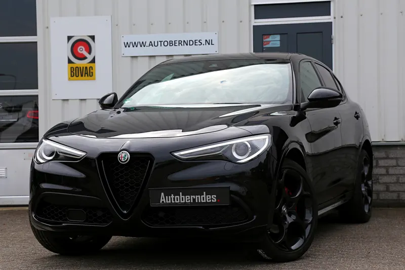 Alfa Romeo Stelvio (2023)