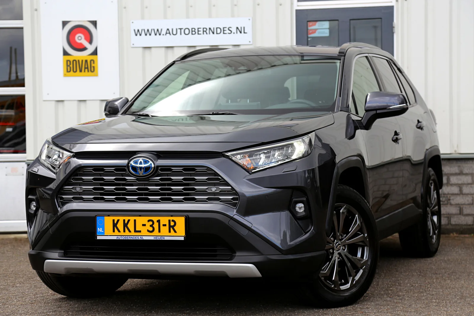 Toyota RAV4 (2023) — foto 1