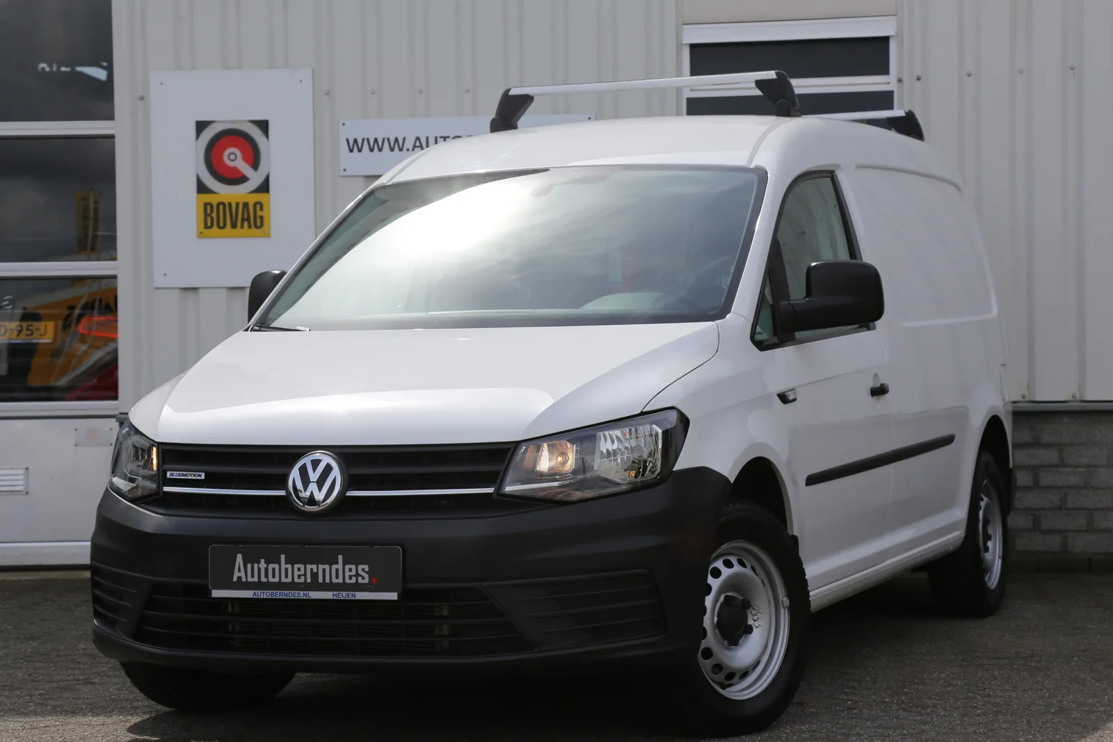 Volkswagen Caddy Maxi (2017) — foto 1